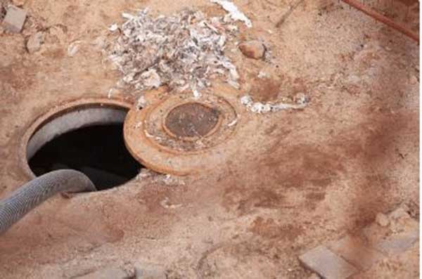 Hướng dẫn xử lý bể phốt đầy tại nhà hiệu quả và an toàn